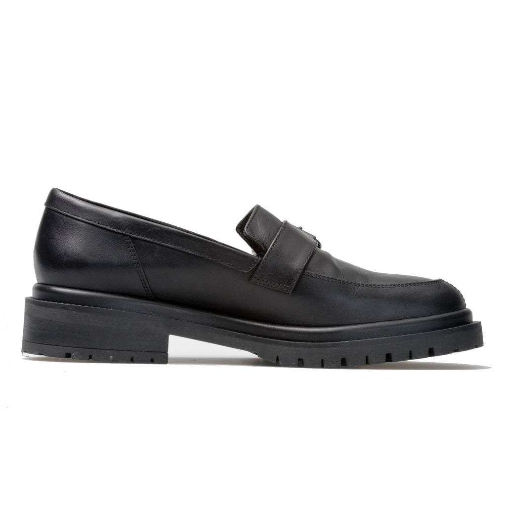 Dora buckle loafer black leather