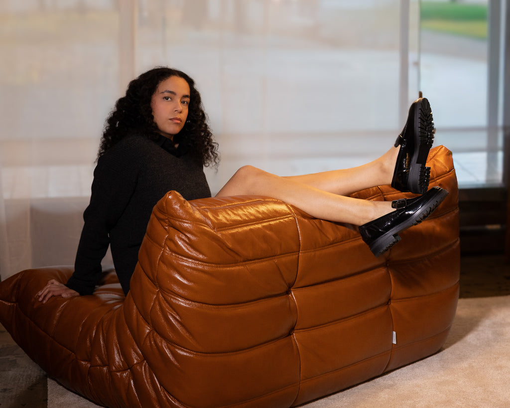 Dora solkiloafer musta kreppilakeri