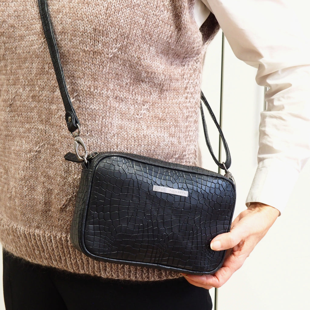 Ebba crossbody bag black