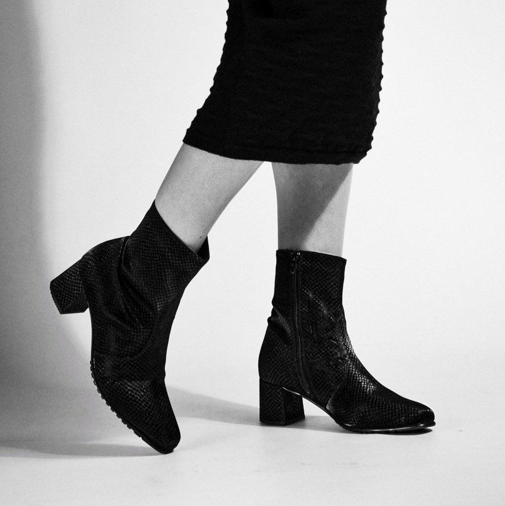 Vegtile ankle boot mid high heel 