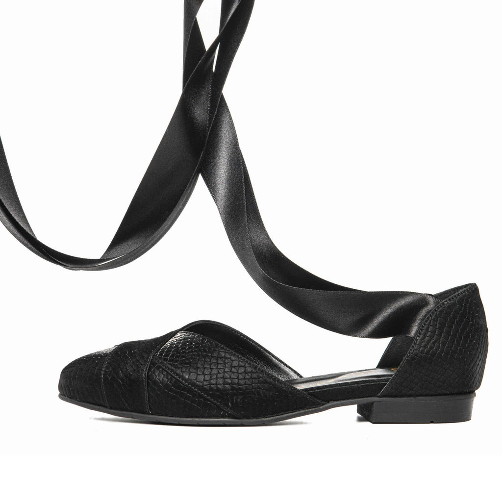 Erica sandal satin laces