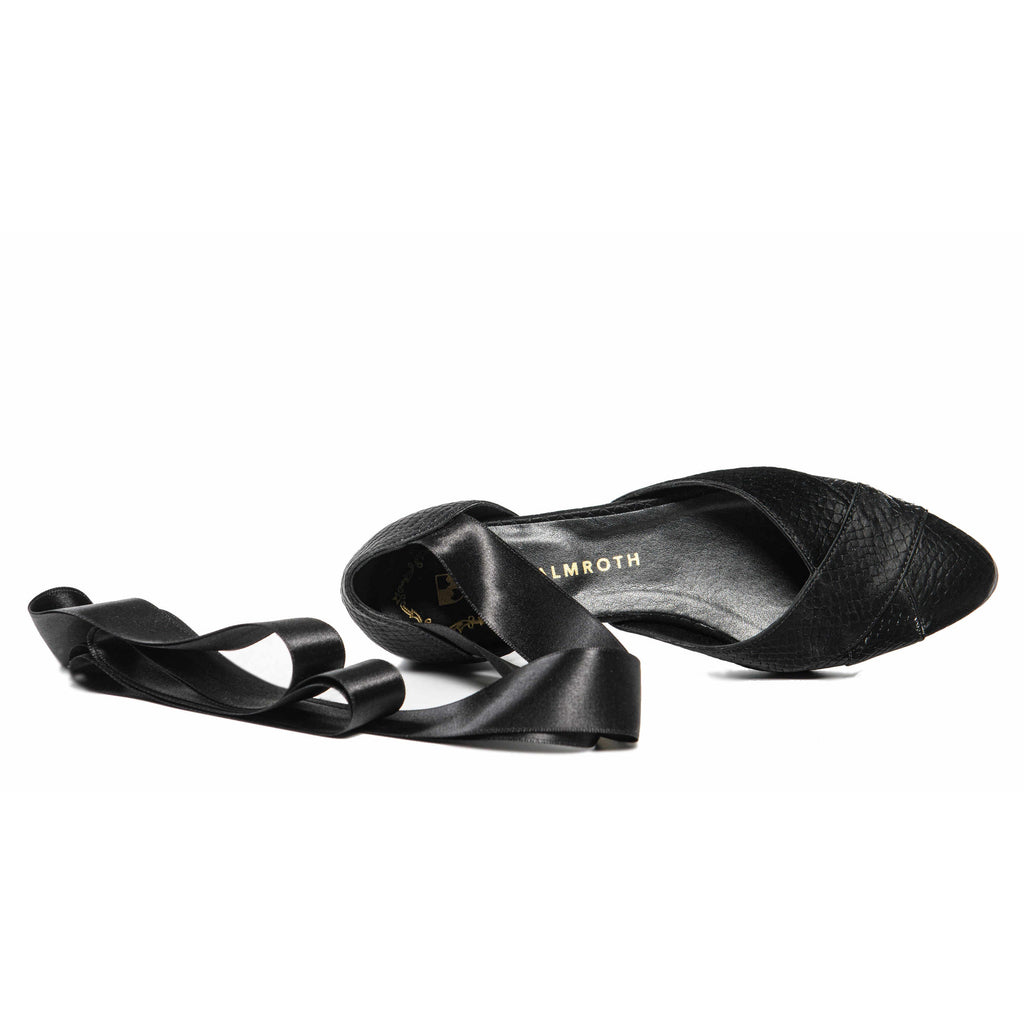 Erica sandal satin laces