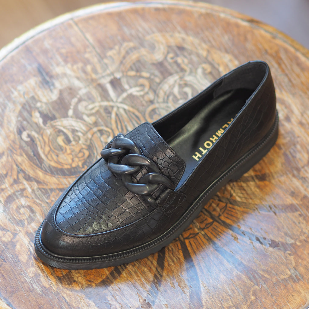 Eva chain loafer